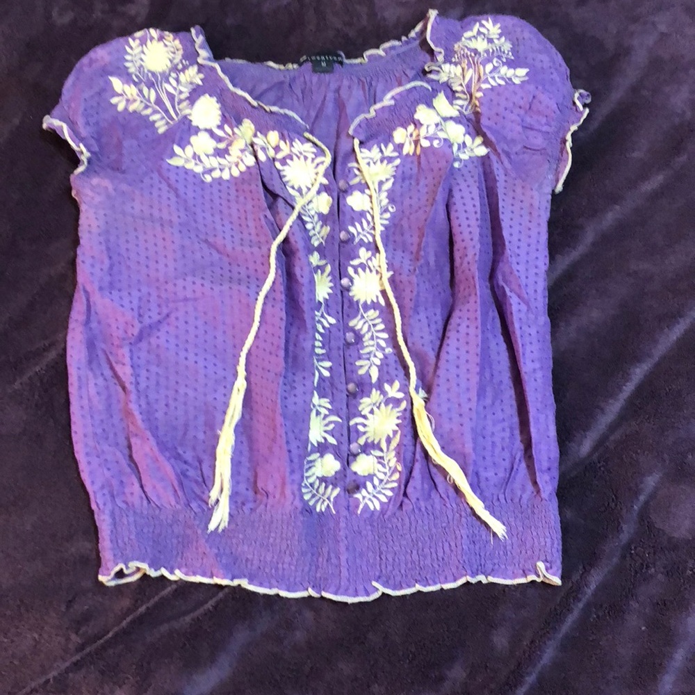 Bohemian short sleeve blouse.